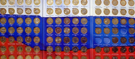 Набор биметаллических юбилейных 10 рублевых монет 2000-2017 с альбомом (112 монет) без ЯМАЛА, ЧЕЧНИ и ПЕРМИ